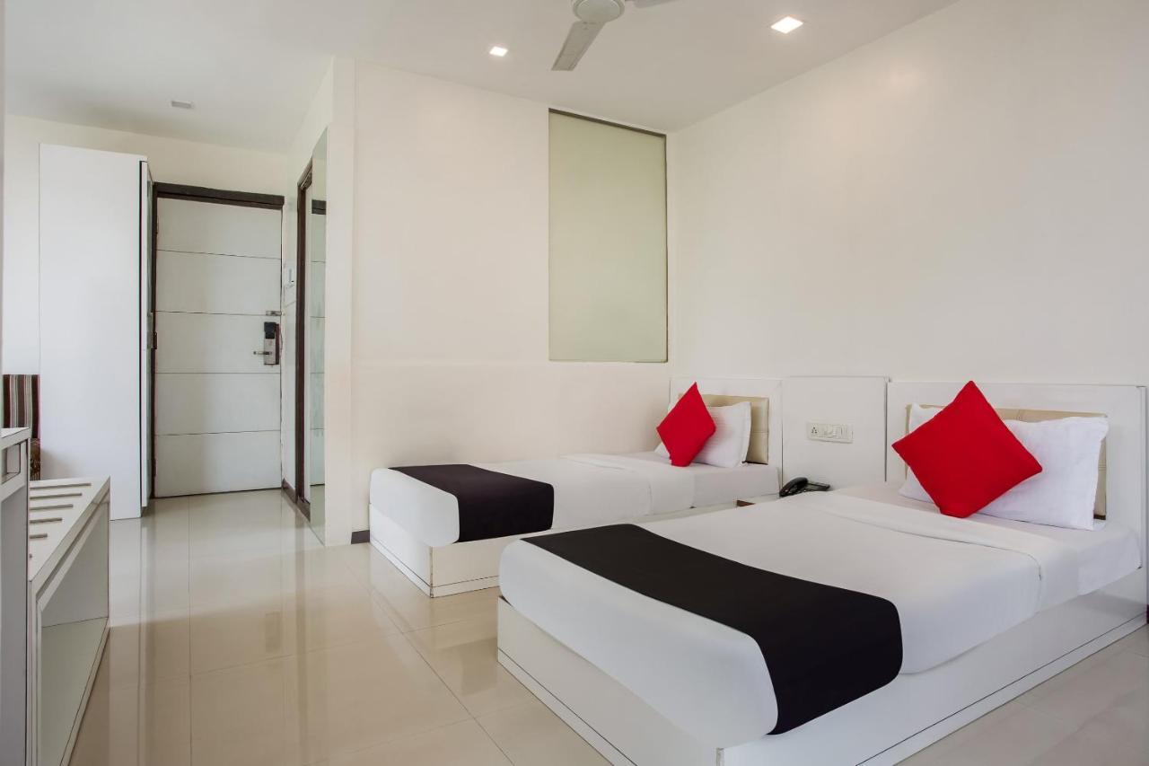 Capital O 35557 Hotel Aura Mumbai Eksteriør bilde