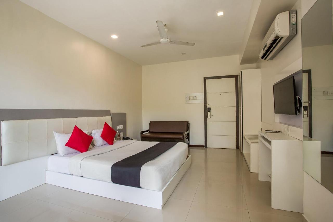 Capital O 35557 Hotel Aura Mumbai Eksteriør bilde