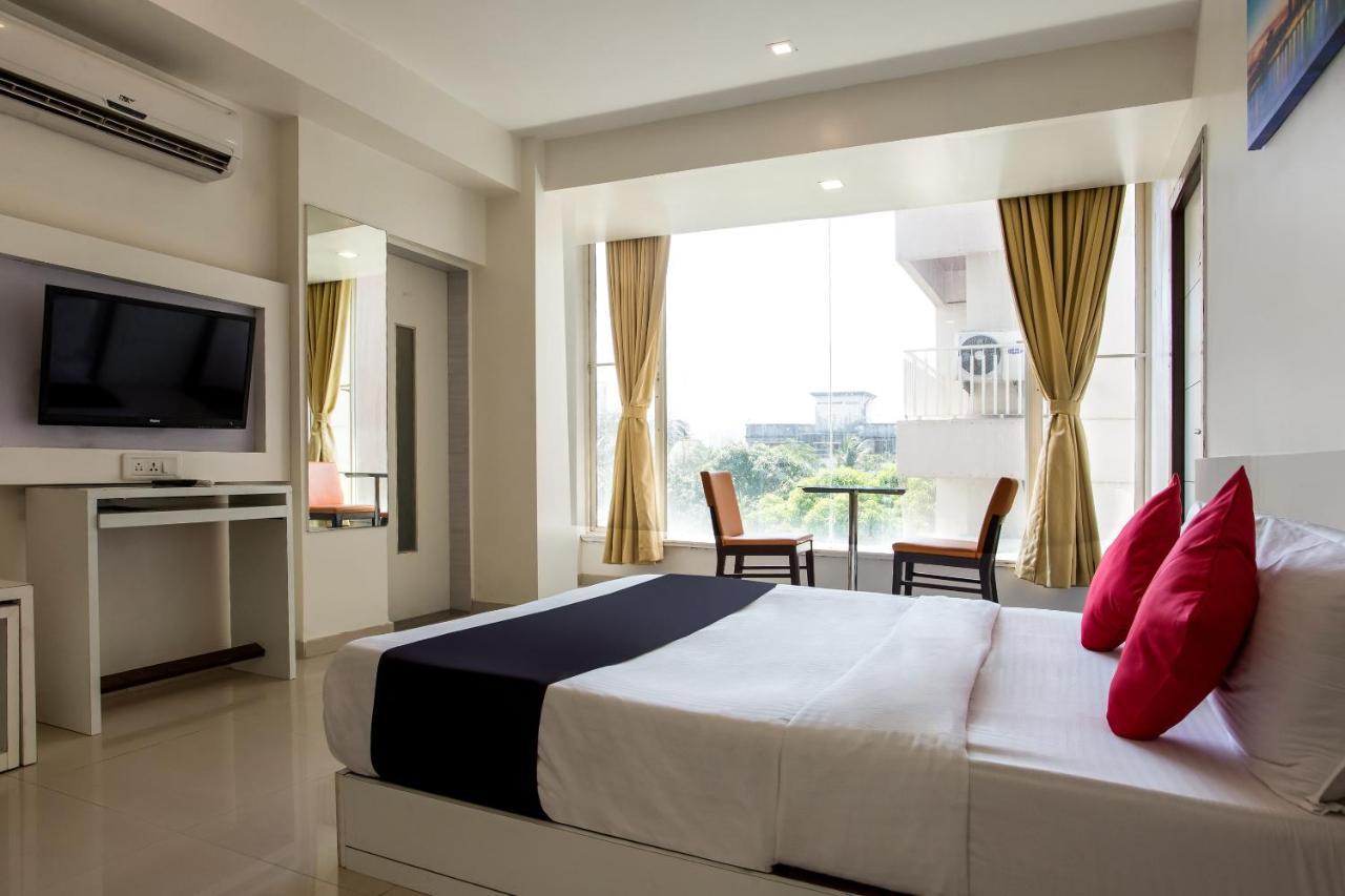 Capital O 35557 Hotel Aura Mumbai Eksteriør bilde