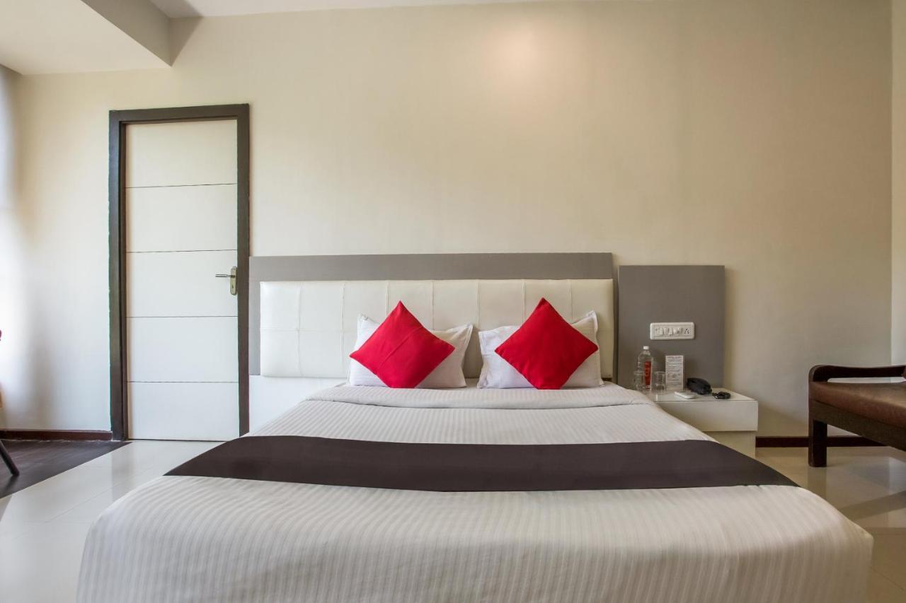 Capital O 35557 Hotel Aura Mumbai Eksteriør bilde