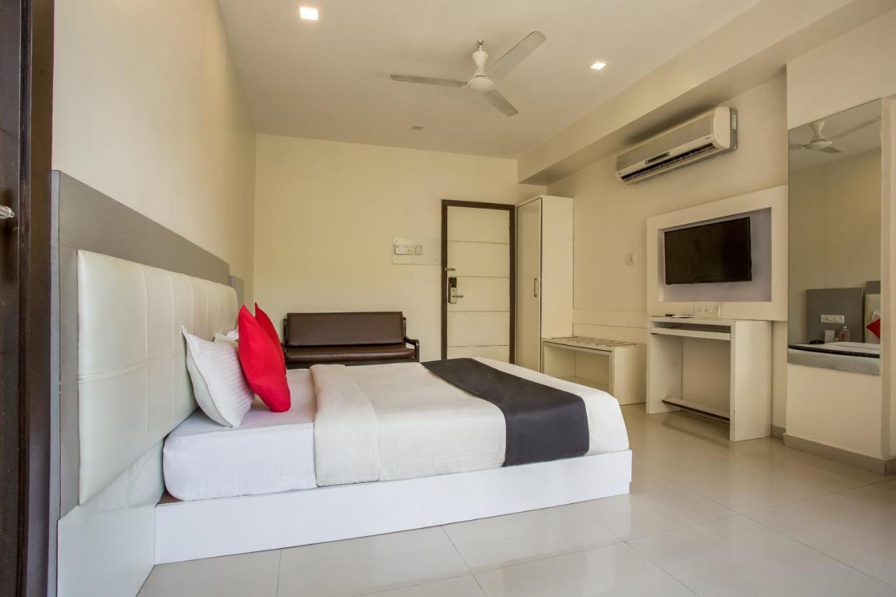 Capital O 35557 Hotel Aura Mumbai Eksteriør bilde