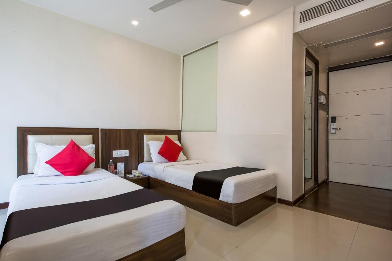 Capital O 35557 Hotel Aura Mumbai Eksteriør bilde
