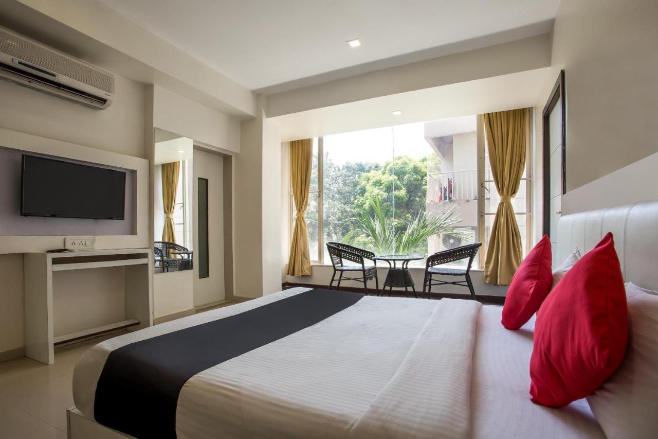 Capital O 35557 Hotel Aura Mumbai Eksteriør bilde